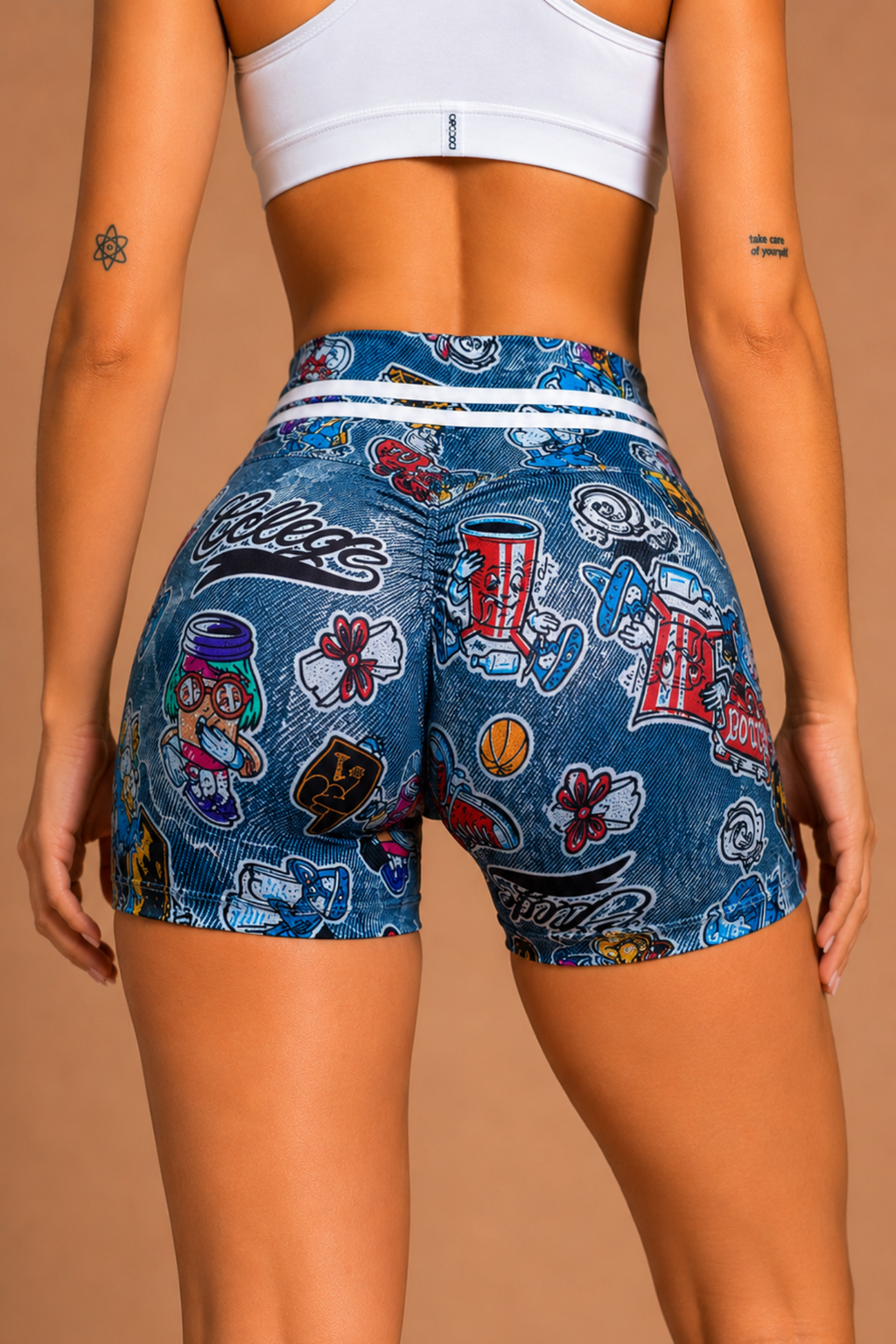 Short empina bumbum college