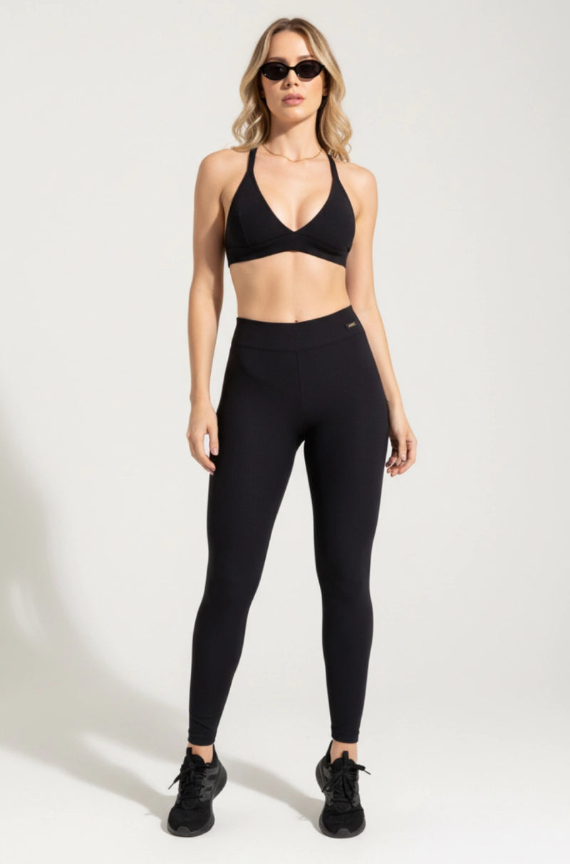 Conjunto canelado cintura média e top milano preto