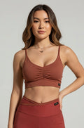 Top franzido jacquard marrom